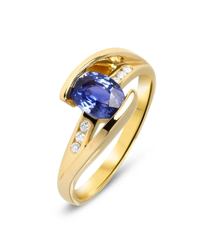 Bague Or Jaune Saphir Ovale 7x5mm et Diamants